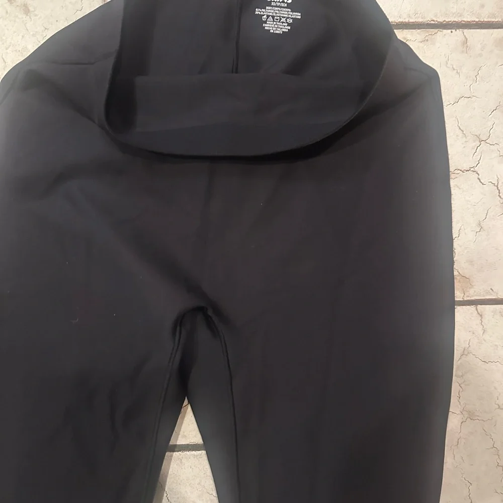 SKIMS BODY LEGGINGS SIZE XS, BRAND NEW - Picture 3 of 4